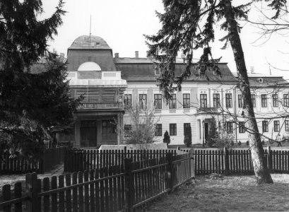 Harruckern-Wenckheim-Almásy-kastély - 1980-as évek vége
