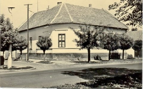 03_a_volt_nagyromanvarosi_gorogkeleti_felekezeti_iskola_-_1971